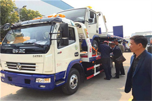越西汽车道路救援拖车价格